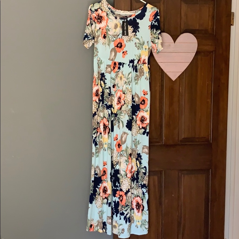 Women’s maxi dress size medium